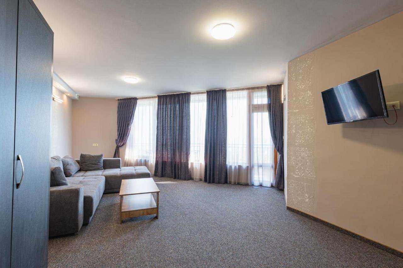 אהלוי Lecardo Hotel מראה חיצוני תמונה