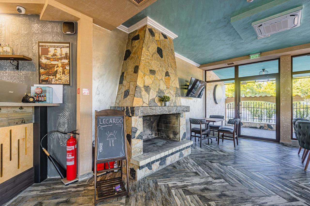 אהלוי Lecardo Hotel מראה חיצוני תמונה