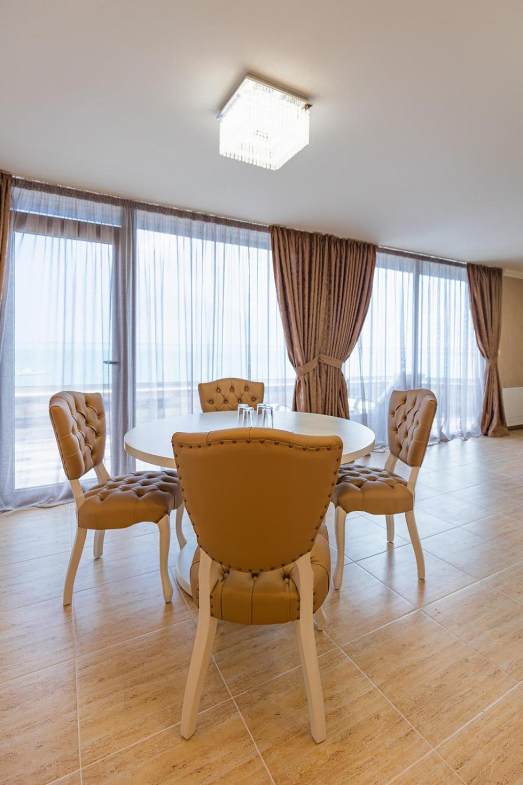 אהלוי Lecardo Hotel מראה חיצוני תמונה